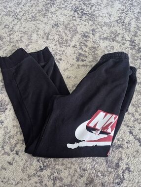 Nike Jordan black logo youth large sweatpants